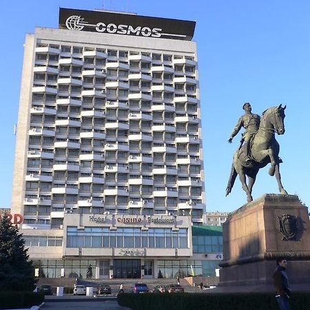 Cosmos Hotel キシナウ エクステリア 写真