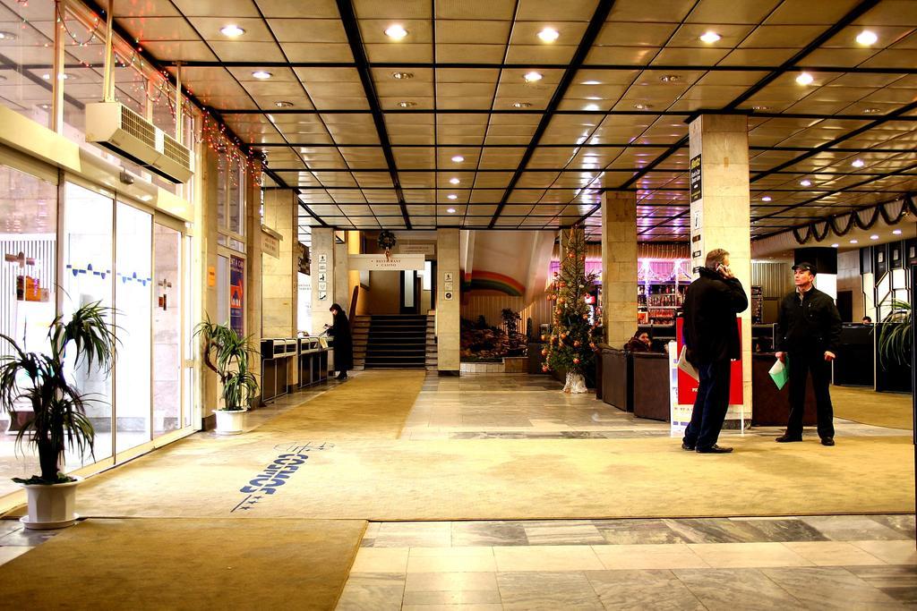 Cosmos Hotel キシナウ エクステリア 写真