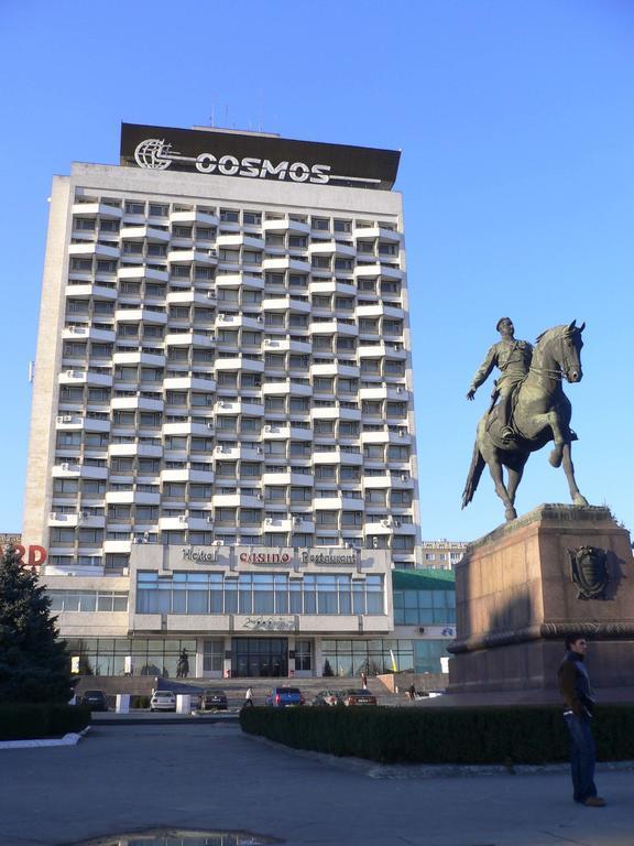 Cosmos Hotel キシナウ エクステリア 写真
