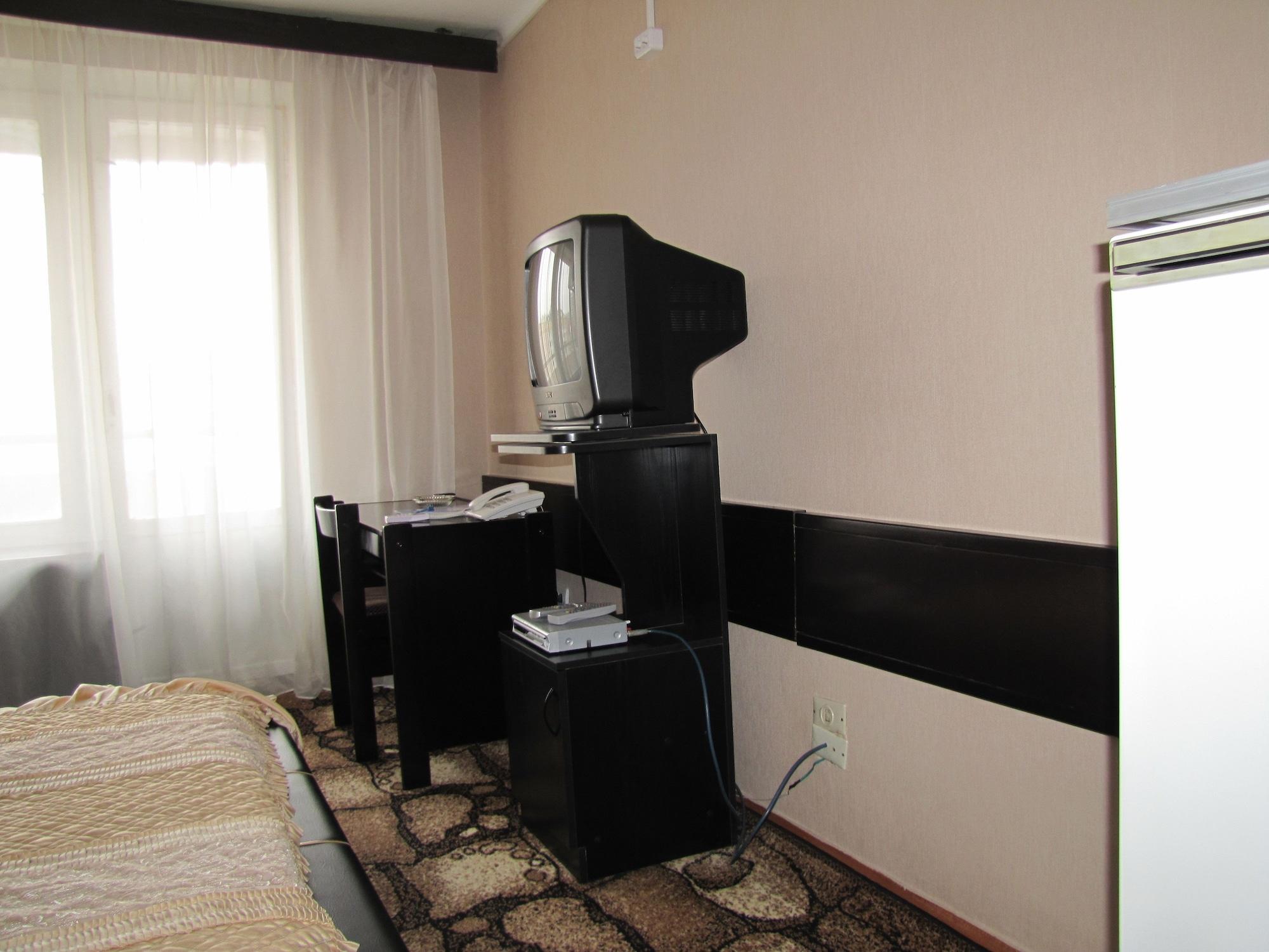 Cosmos Hotel キシナウ エクステリア 写真