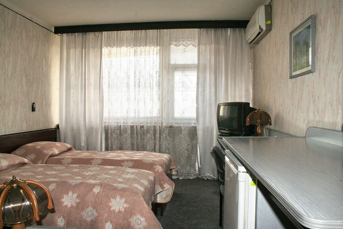 Cosmos Hotel キシナウ エクステリア 写真