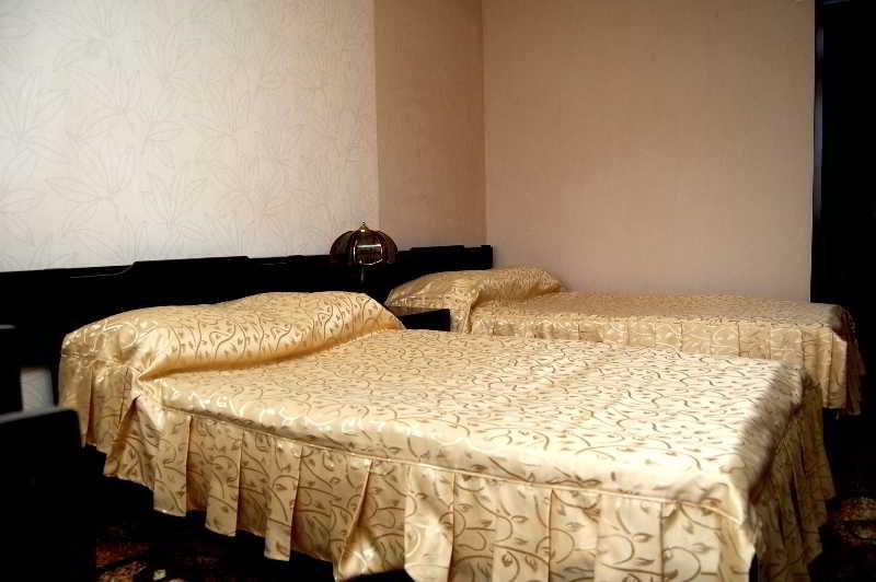 Cosmos Hotel キシナウ エクステリア 写真