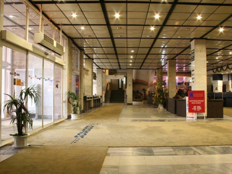 Cosmos Hotel キシナウ エクステリア 写真