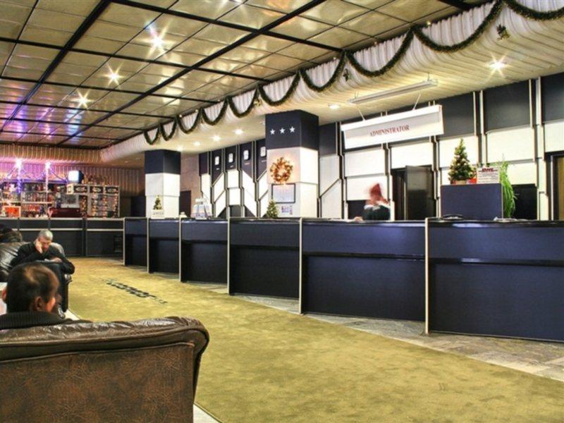 Cosmos Hotel キシナウ エクステリア 写真